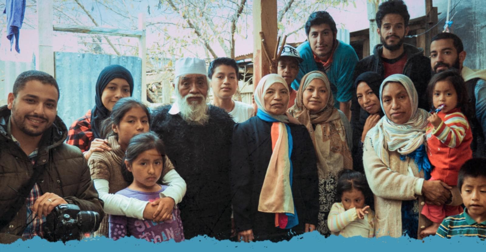 The Repères & Vocations team surrounded by Tzotzil families in Chiapas